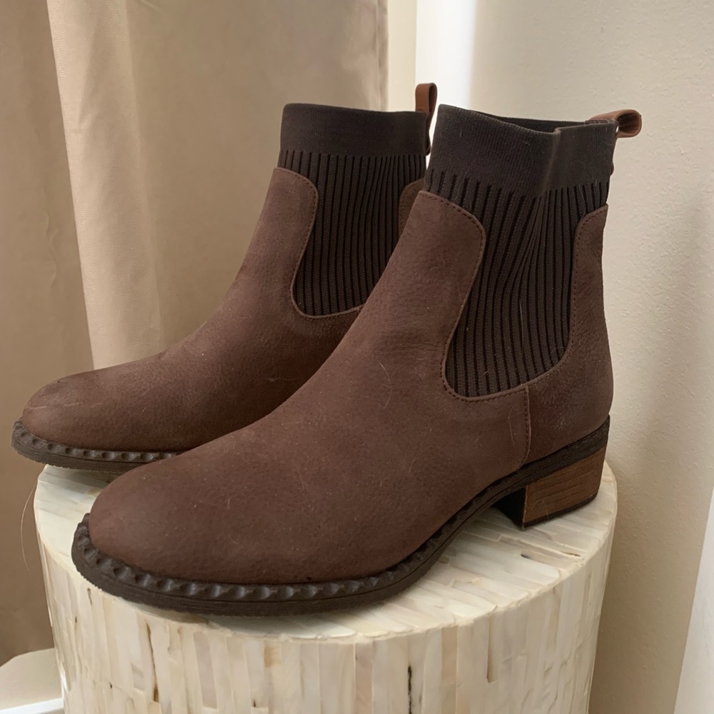 Kenneth Cole Dark Brown Ankle Boots